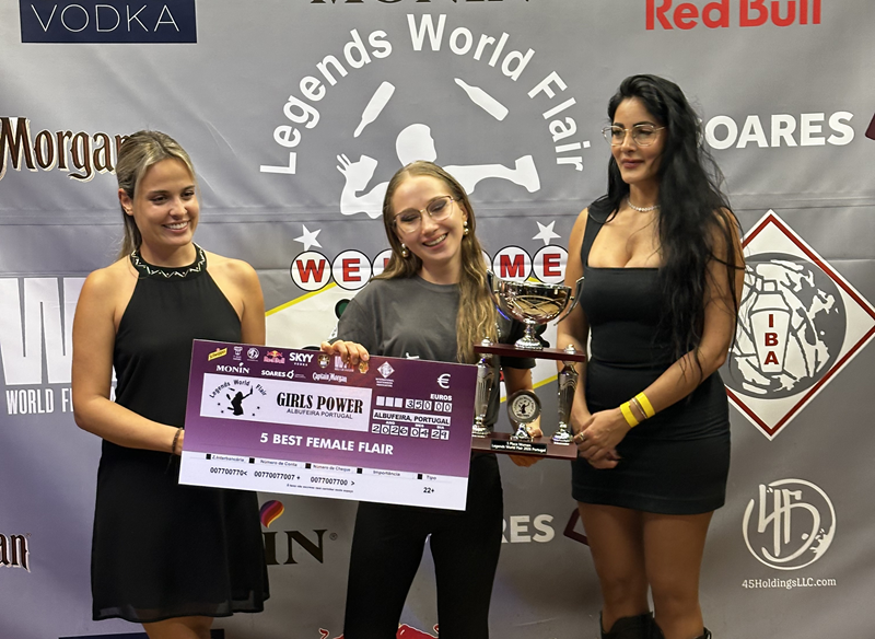 Flair bartending - pokaz barmańskiej sztuki kobiecym okiem