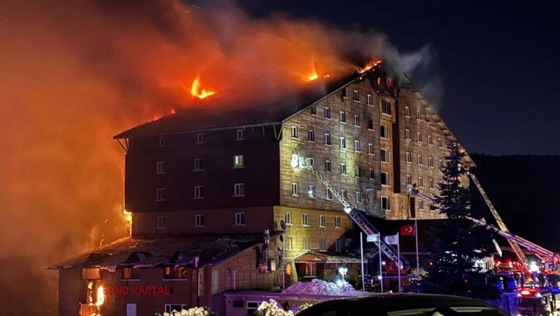 Ogromny pożar w tureckim hotelu